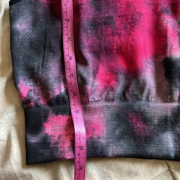 Athletic Top & Short Set - Picture 6 of 8